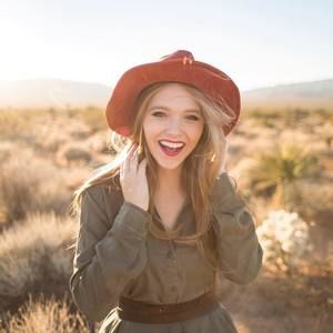 Meet your Posher, Kayla